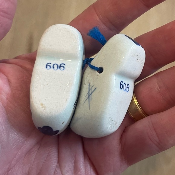 Delfts Blauw Handpainted Holland Porcelain Set - Picture 12 of 12